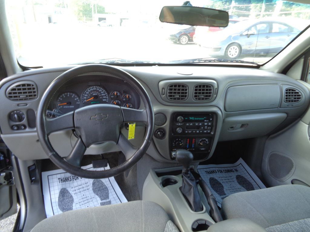 2003 Chevrolet Trailblazer Image 8
