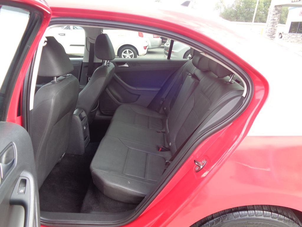 2012 Volkswagen Jetta Image 7