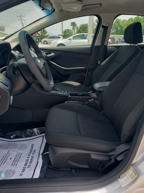 2017 Ford Focus Image 7