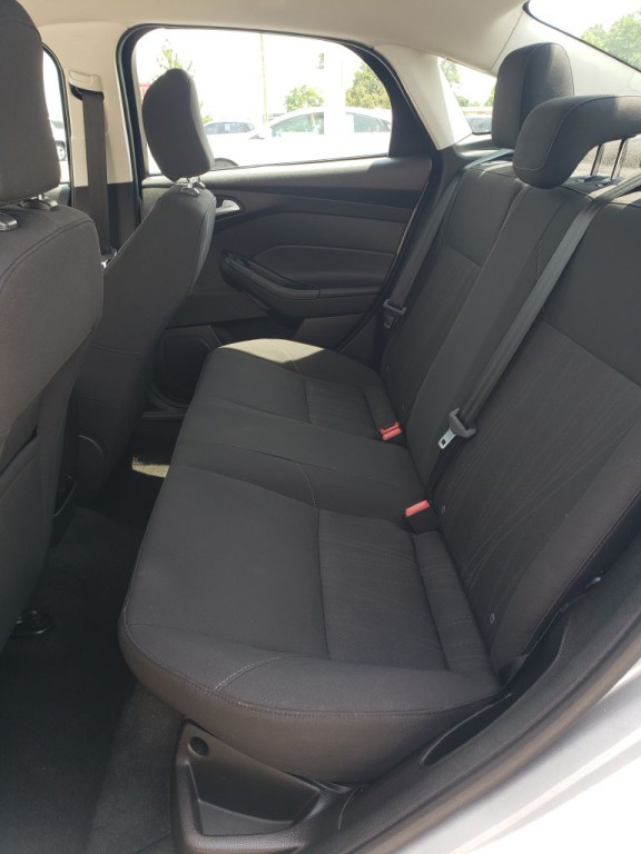 2017 Ford Focus Image 8
