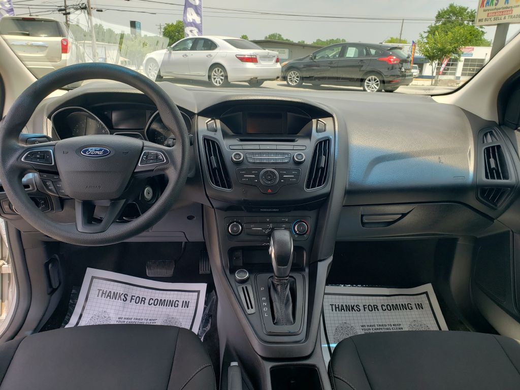 2017 Ford Focus Image 9
