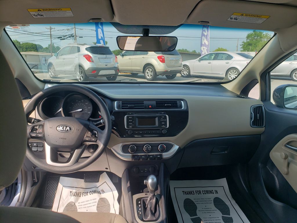 2016 Kia Rio Image 9