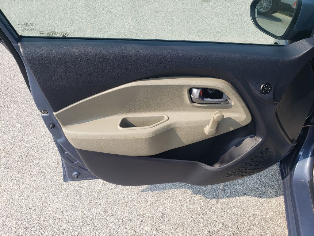 2016 Kia Rio Image 10
