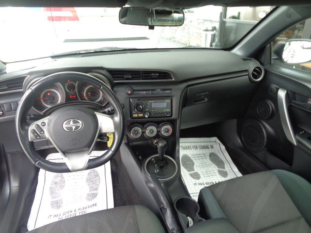 2012 Scion tC Image 9