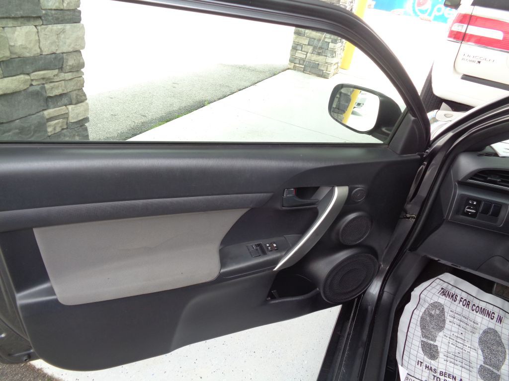 2012 Scion tC Image 10