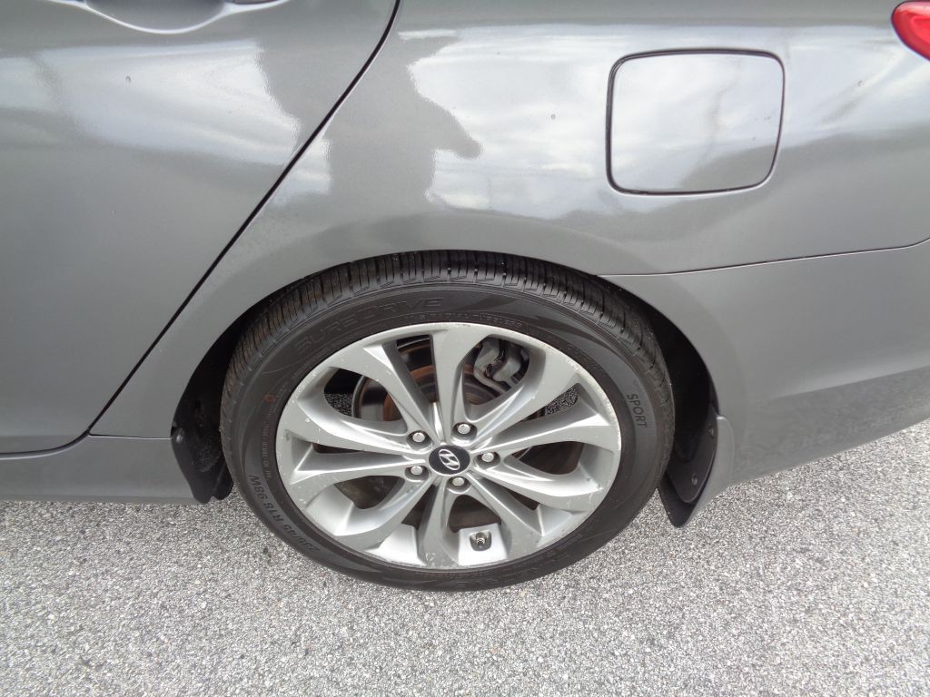 2013 Hyundai Sonata Image 2