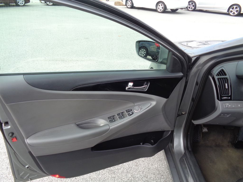 2013 Hyundai Sonata Image 10