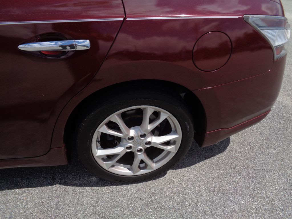 2012 Nissan Maxima Image 2