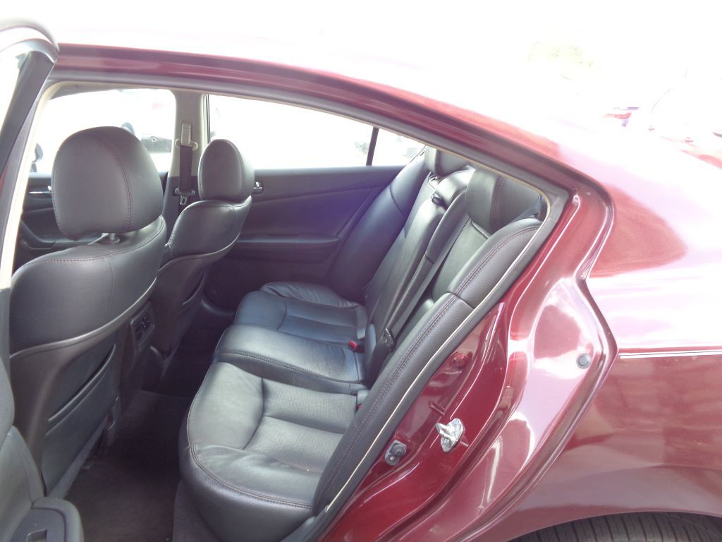 2012 Nissan Maxima Image 7