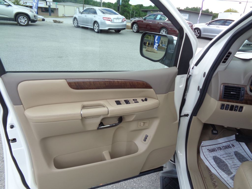 2009 Nissan Armada Image 11