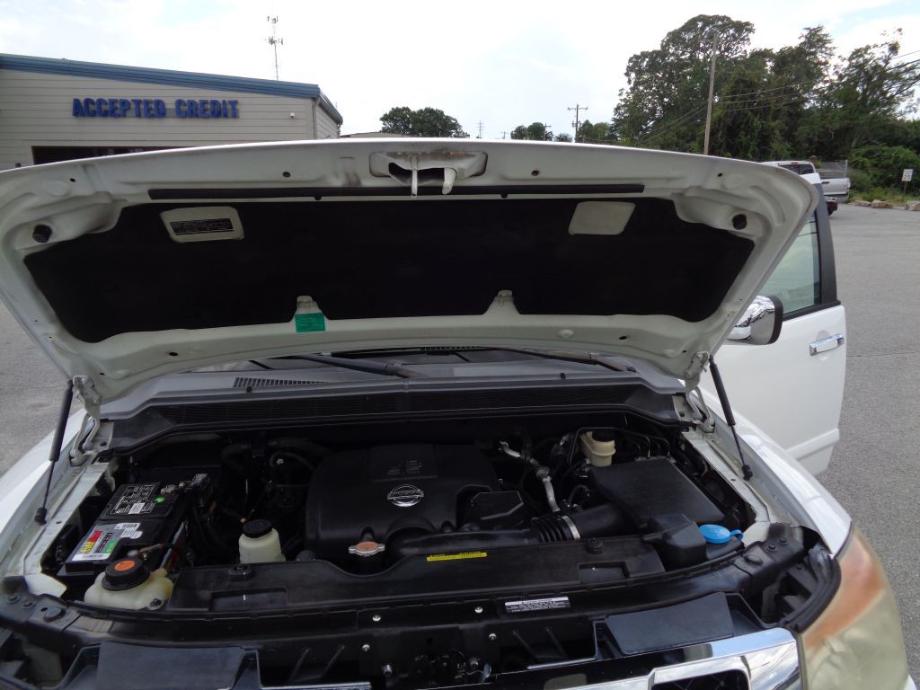 2009 Nissan Armada Image 12