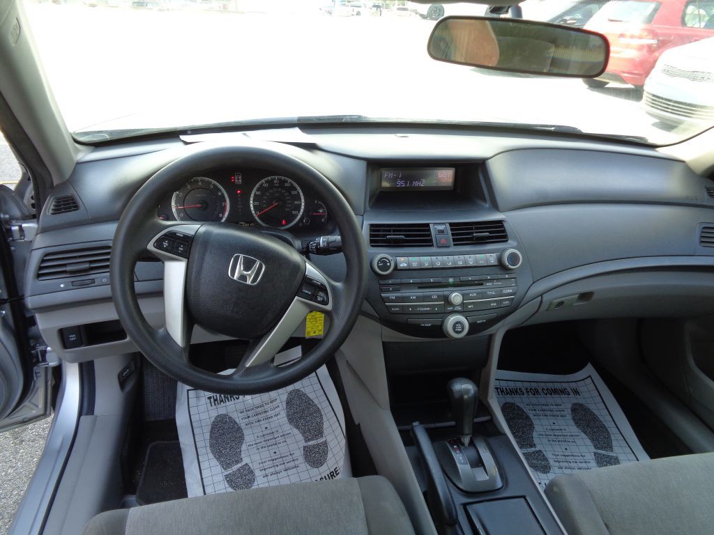2010 Honda Accord Image 8