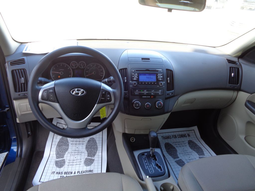 2012 Hyundai Elantra Image 8