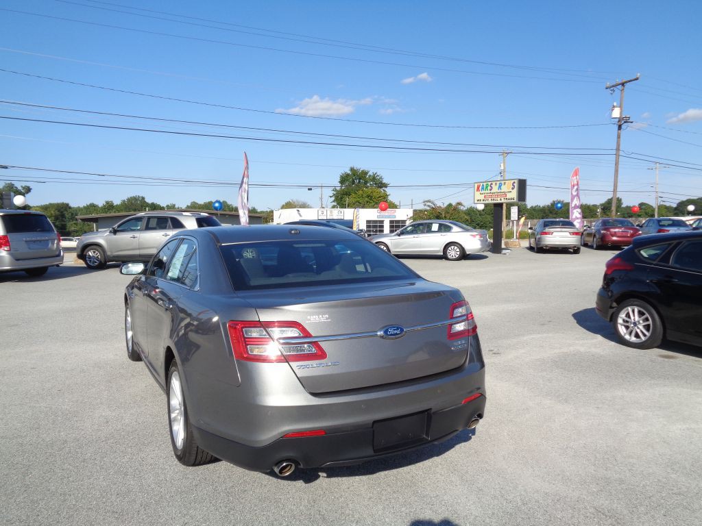 2014 Ford Taurus Image 3