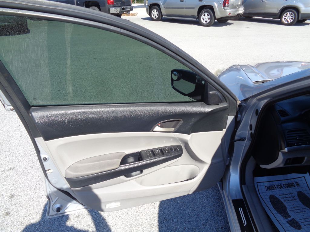 2011 Honda Accord Image 9