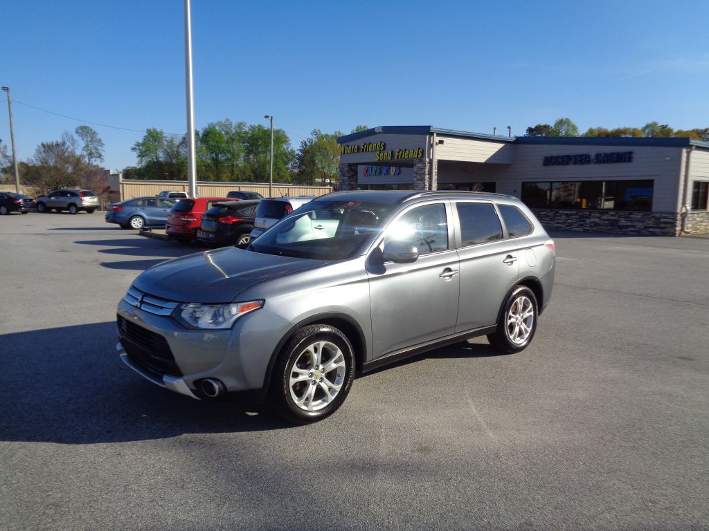 2015 Mitsubishi Outlander Image 1