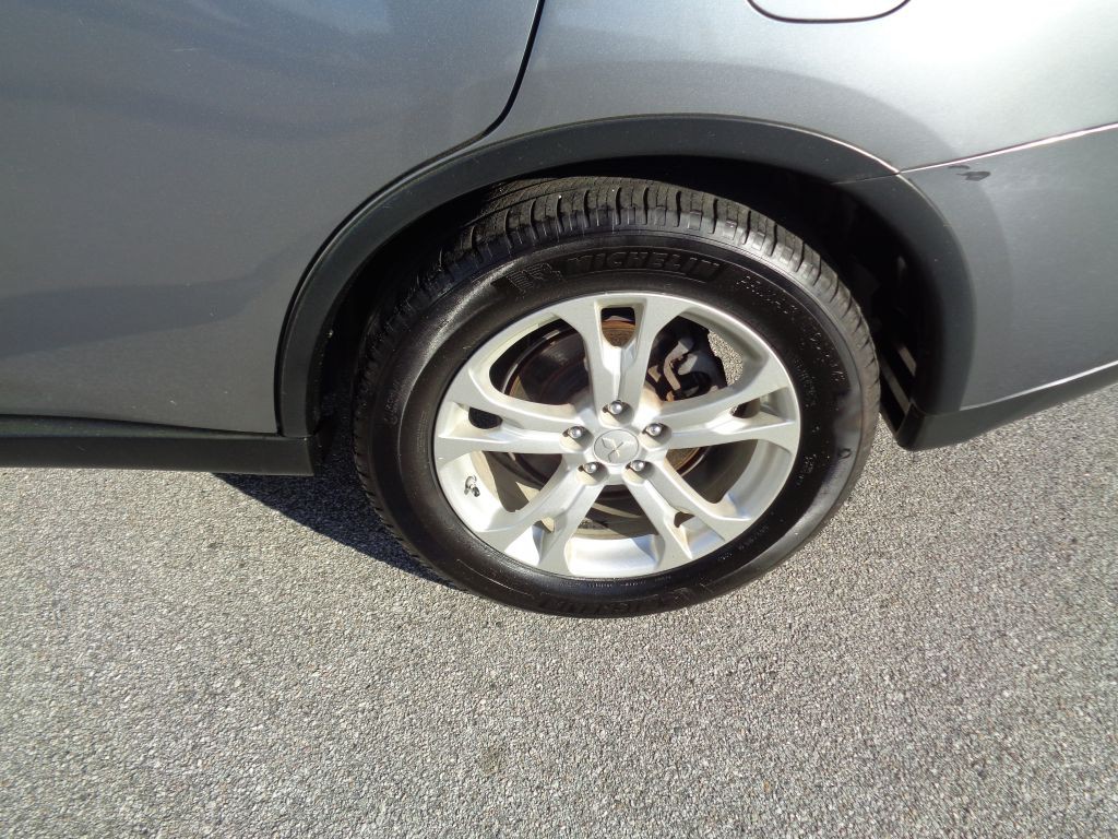 2015 Mitsubishi Outlander Image 2