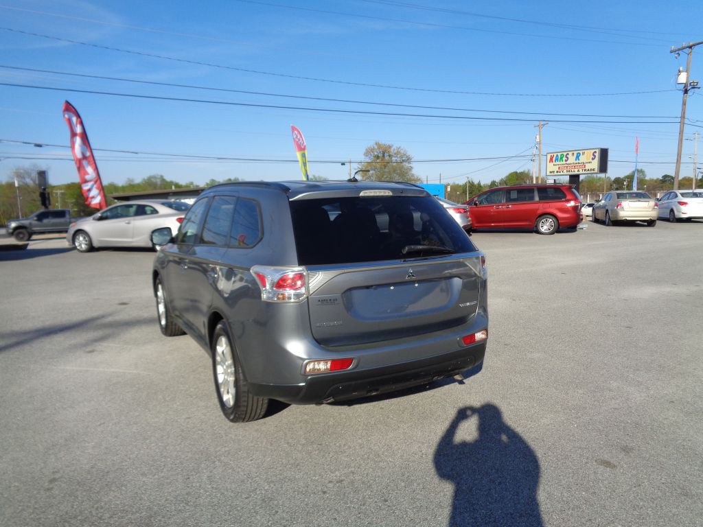 2015 Mitsubishi Outlander Image 3