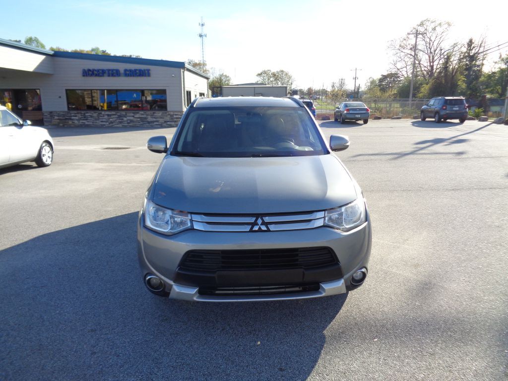 2015 Mitsubishi Outlander Image 4