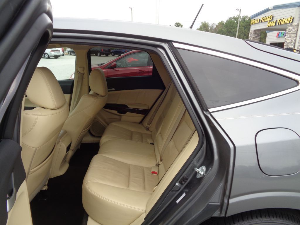 2010 Honda Crosstour Image 6