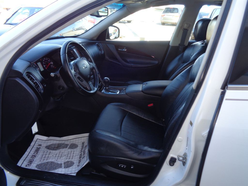 2010 INFINITI EX35 Image 6