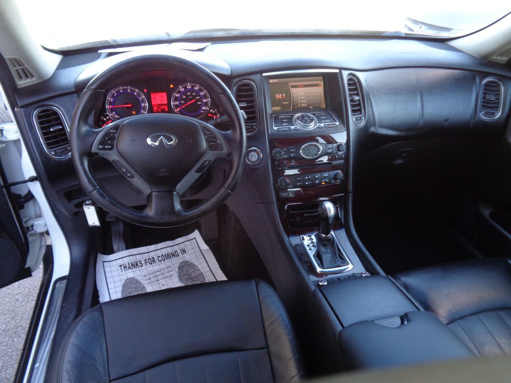 2010 INFINITI EX35 Image 9