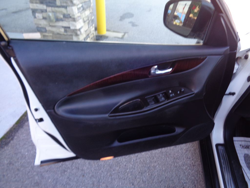 2010 INFINITI EX35 Image 10