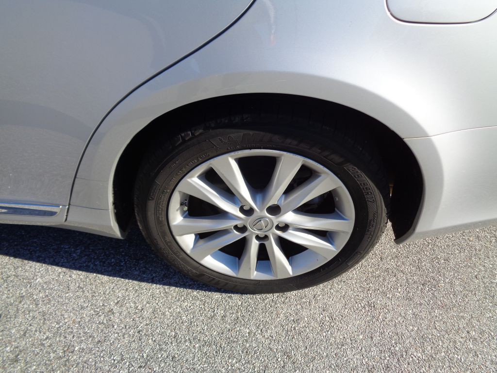 2010 Lexus ES 350 Image 2