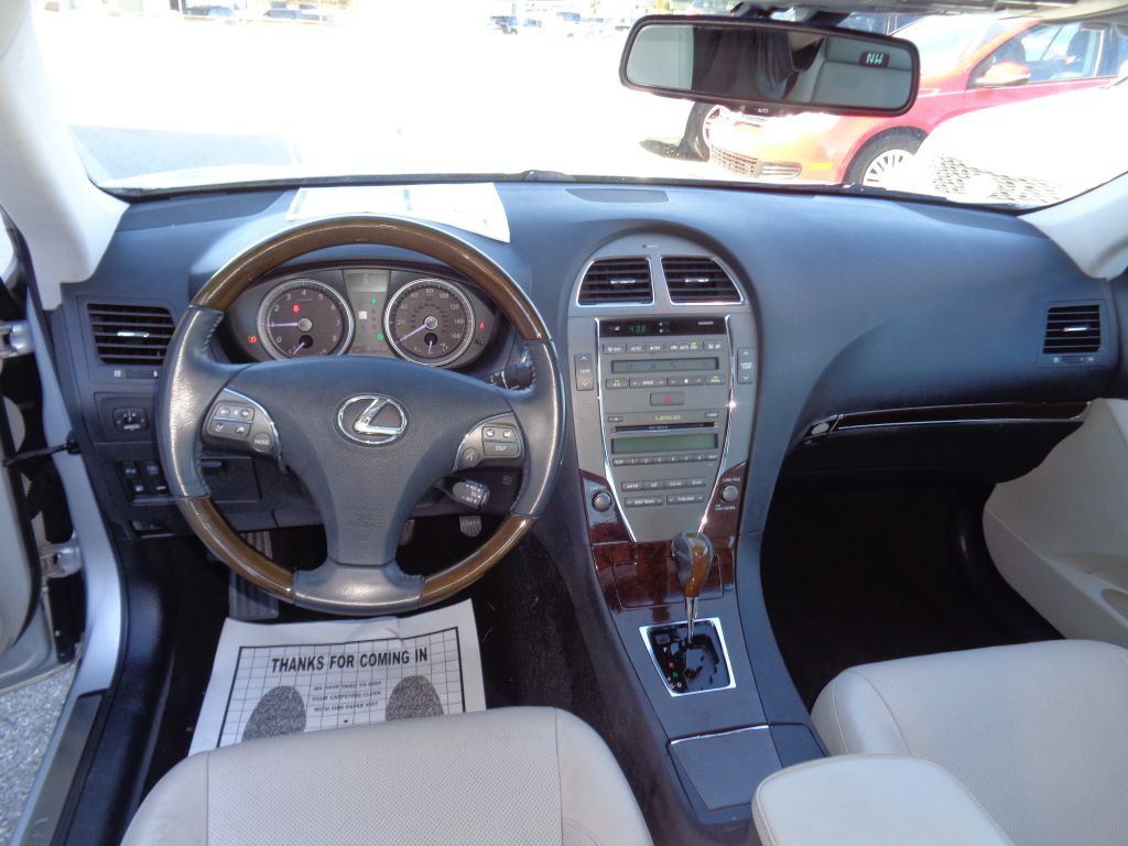 2010 Lexus ES 350 Image 9