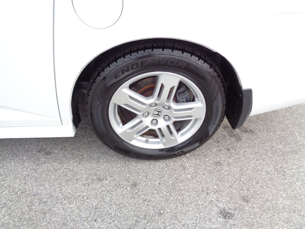 2011 Honda Odyssey Image 2