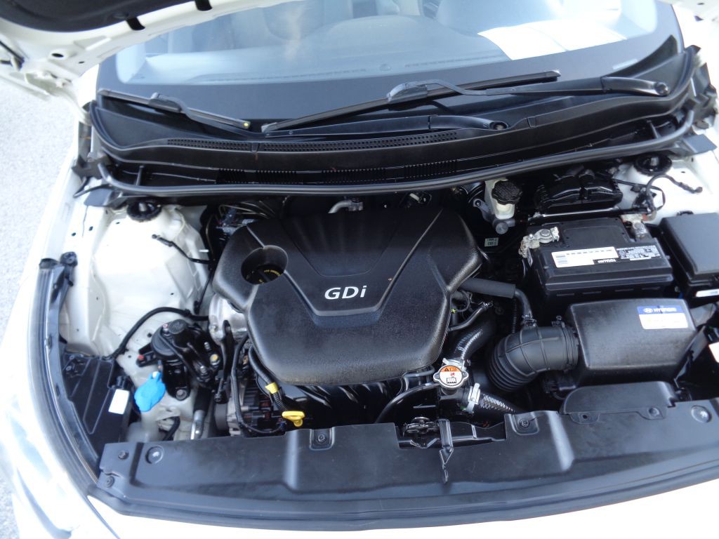 2016 Hyundai Accent Image 10