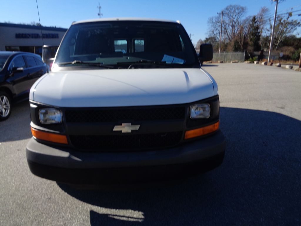 2013 Chevrolet Express Image 2