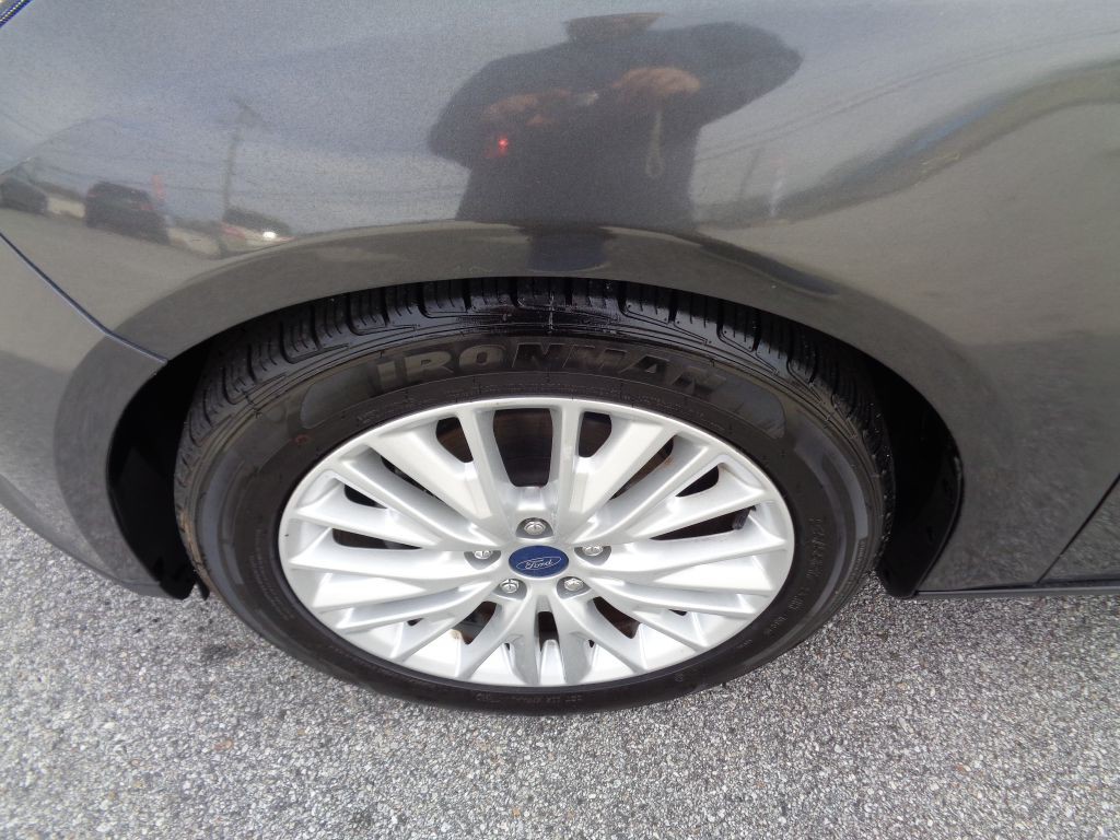 2018 Ford Focus Image 5