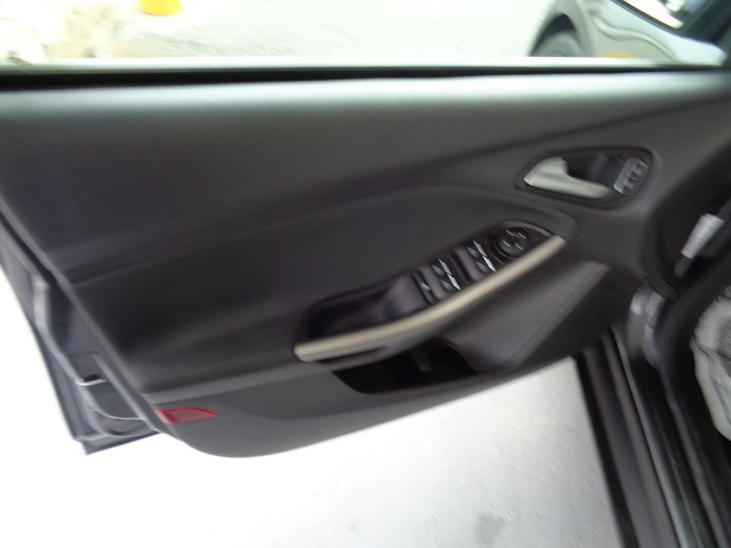 2018 Ford Focus Image 10