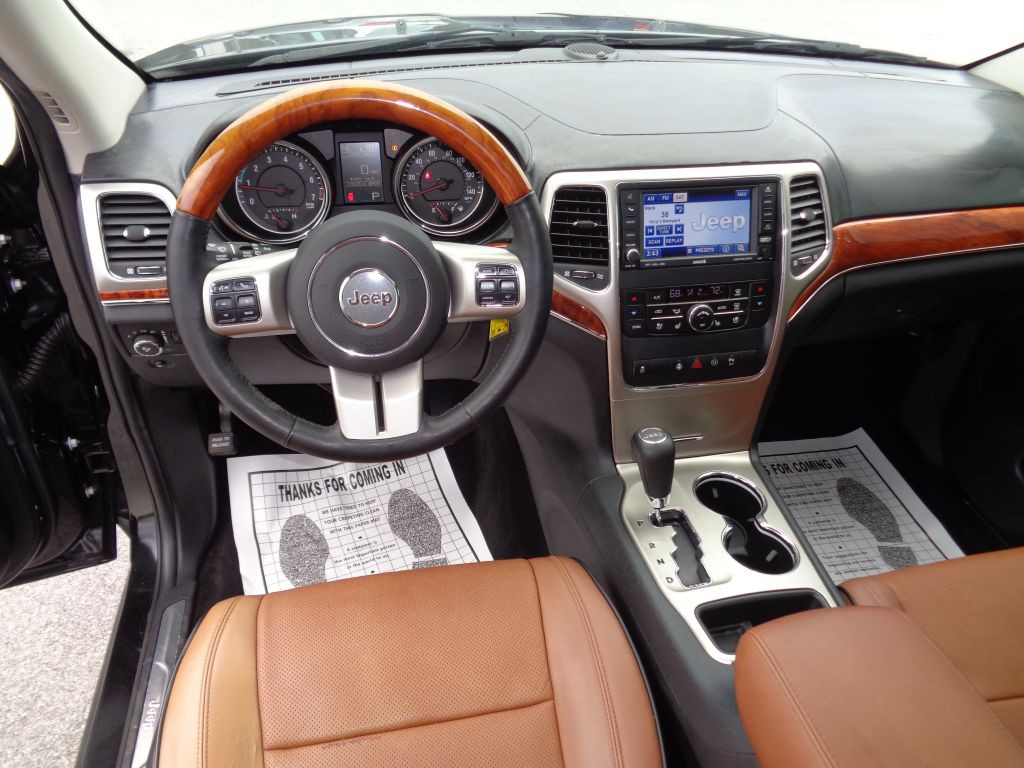 2011 Jeep Grand Cherokee Image 9