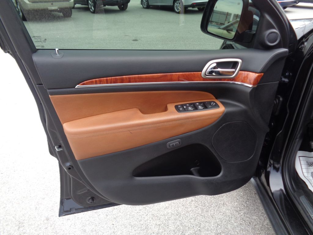 2011 Jeep Grand Cherokee Image 10