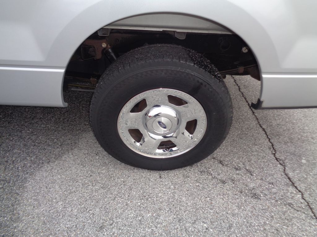 2005 Ford F-150 Image 2