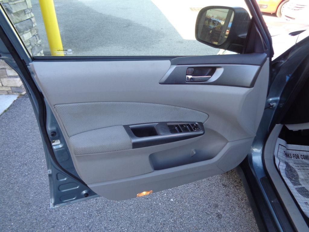 2013 Subaru Forester Image 10