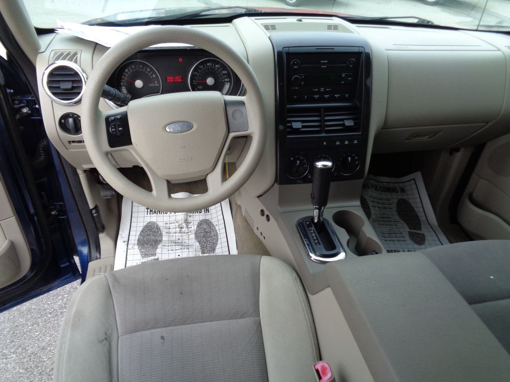 2007 Ford Explorer Image 8