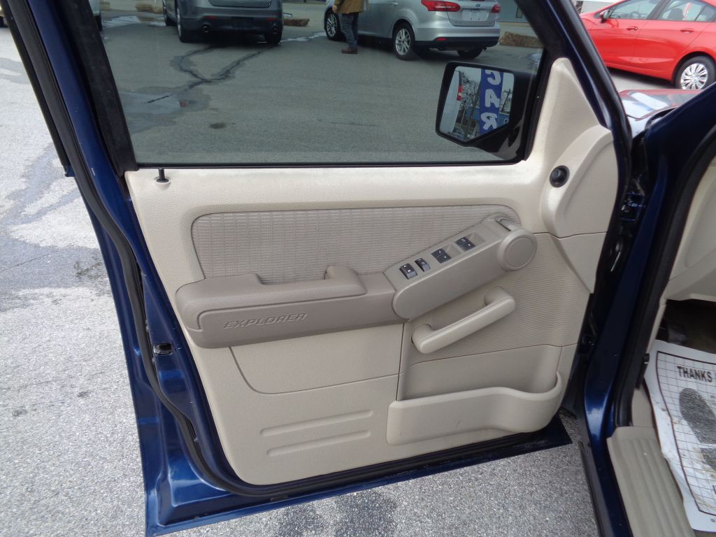 2007 Ford Explorer Image 9