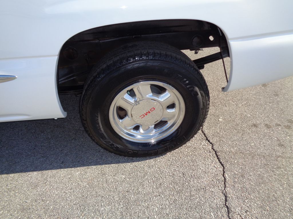 2002 GMC Sierra Image 2