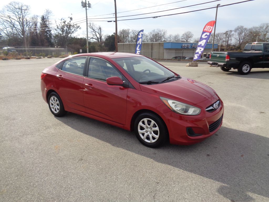 2013 Hyundai Accent Image 5