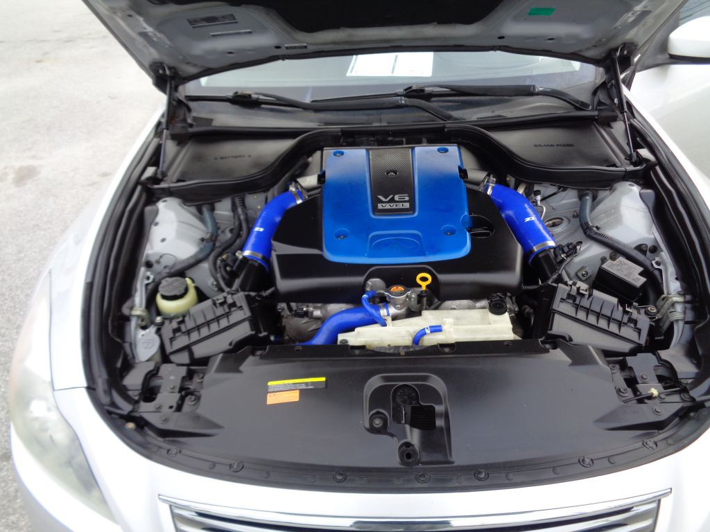 2011 INFINITI G37 Image 11