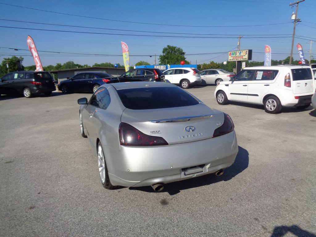 2011 INFINITI G37 Image 3