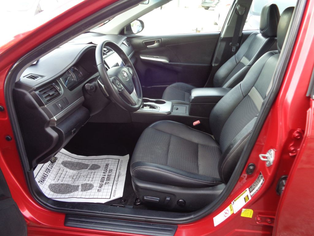 2012 Toyota Camry Image 6