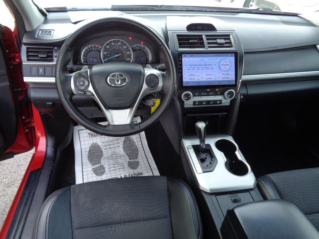 2012 Toyota Camry Image 9