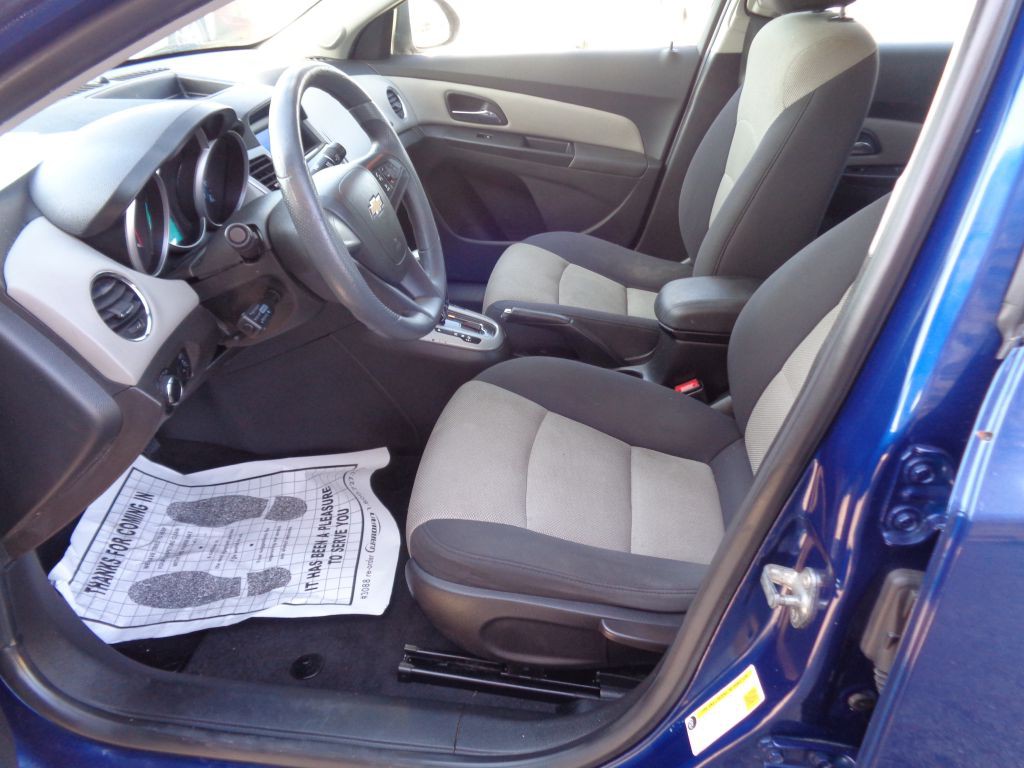 2013 Chevrolet Cruze Image 6