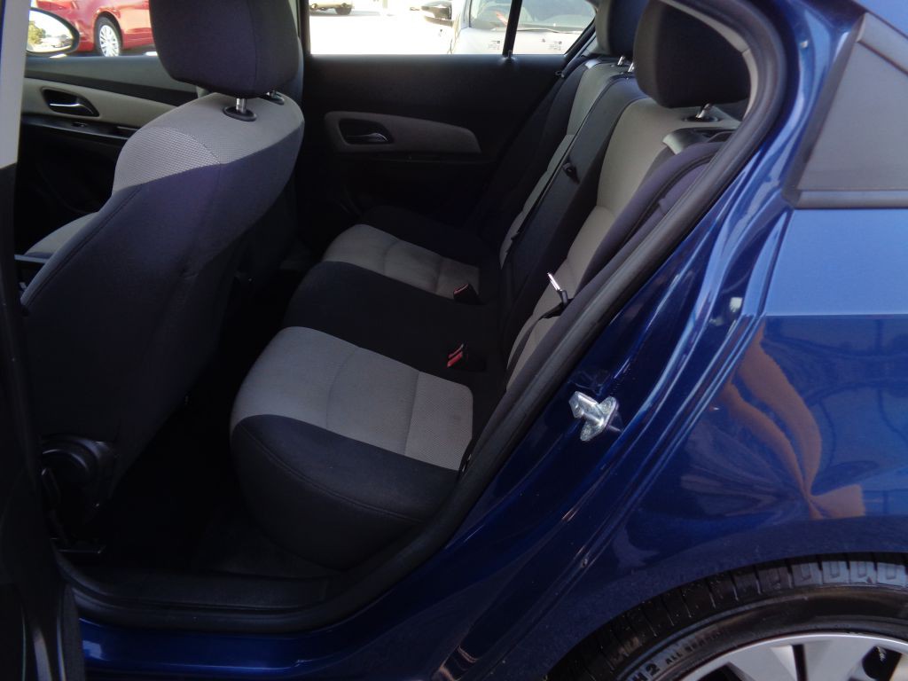 2013 Chevrolet Cruze Image 7