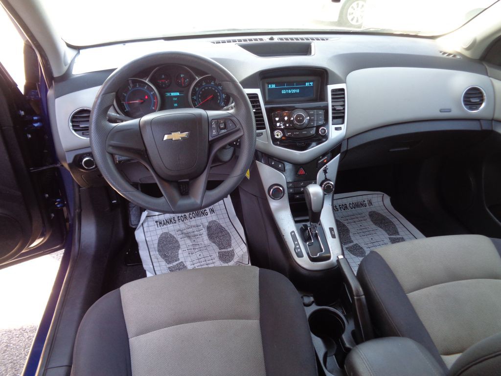 2013 Chevrolet Cruze Image 8