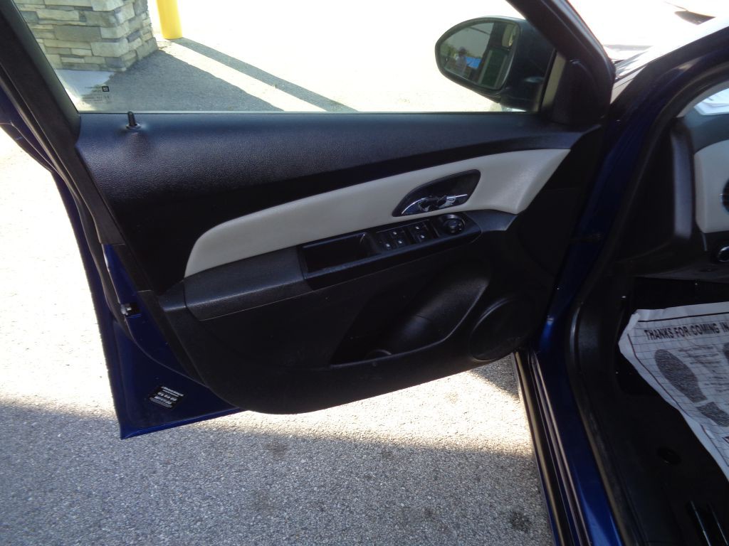 2013 Chevrolet Cruze Image 9